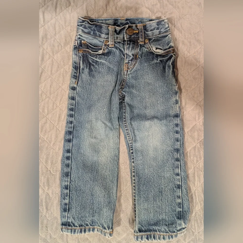 2T Gray Spiderman Graphic T-Shirt and Blue Jeans Set